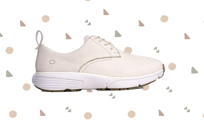 What is the difference between diabetic shoes and regular shoes?
