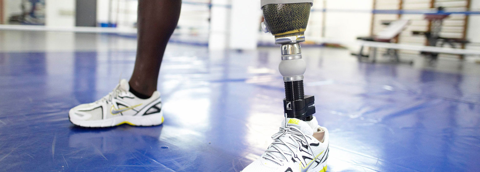 Ossur man with left leg amputation in the gym